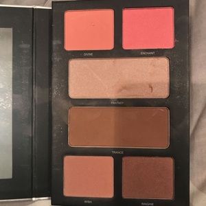 Makeup-cheek pallet